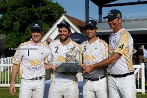 Justerini & Brooks Prince of Wales Trophy: Twelve Oaks se llevó el trofeo en su debut en el alto handicap británico