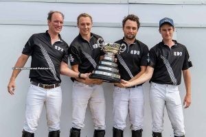 Black Bears sigue con la racha ganadora y se quedó con la Apsley Cup