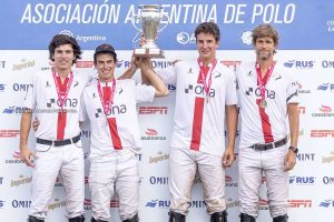 In a great comeback, La Irenita claimed the Pilar Cup