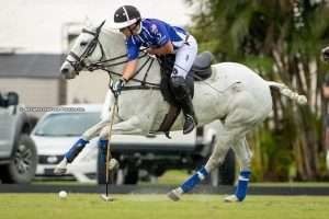 US Open: La Fe and Valiente victorious