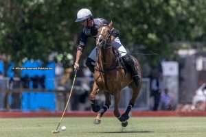 República Argentina Cup resumes after rain delay