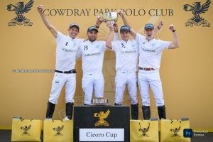 La Hechicera won the Cicero Cup