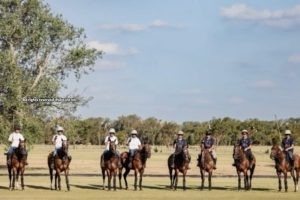 Hito del deporte: un chukker jugado con todos clones de la Cuartetera
